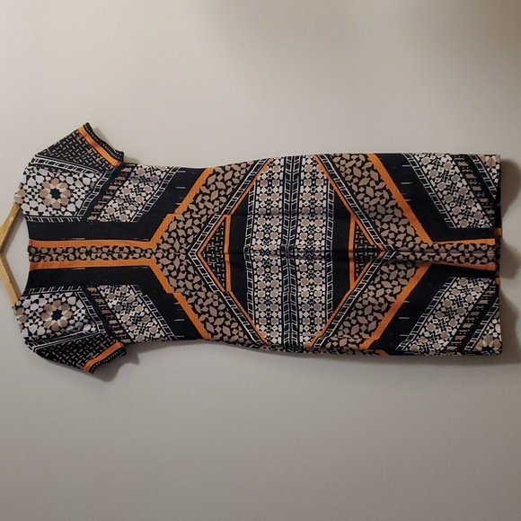 Patterned Dress - Picture 2 of 3